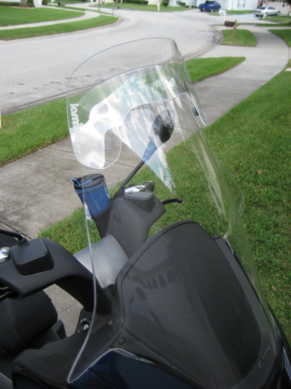 Modern Vespa MP3 250 How to Remove/Replace Windscreen Instructions