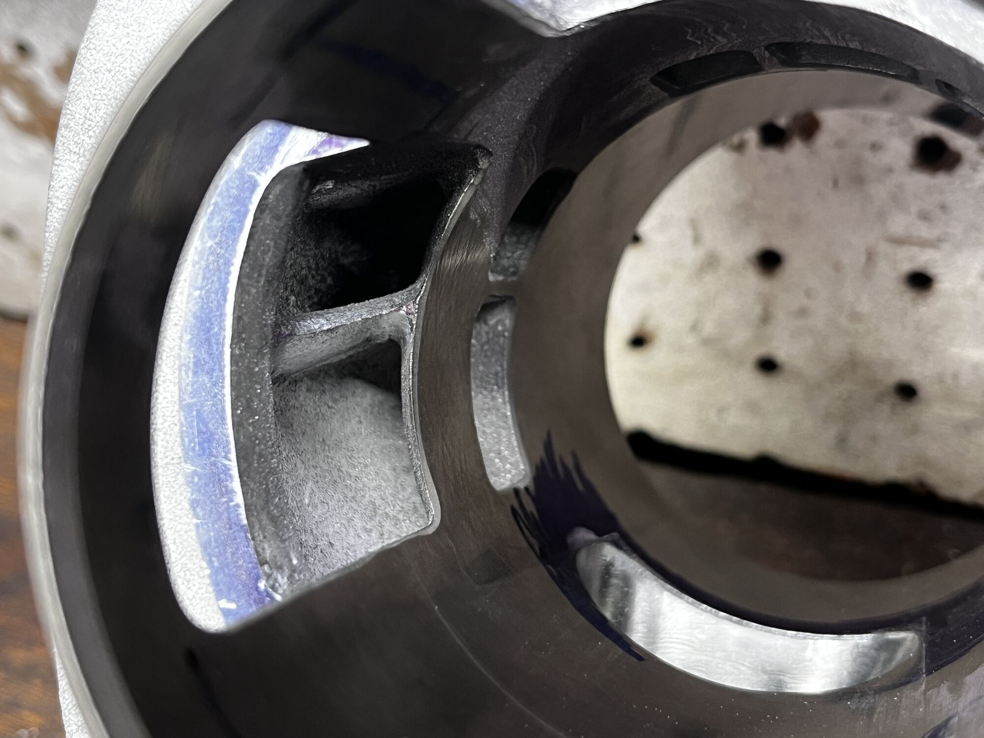 Main transfer clutch side, widened a bit, divider knife edged
