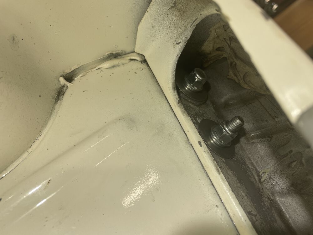 bolted in nice n snug.