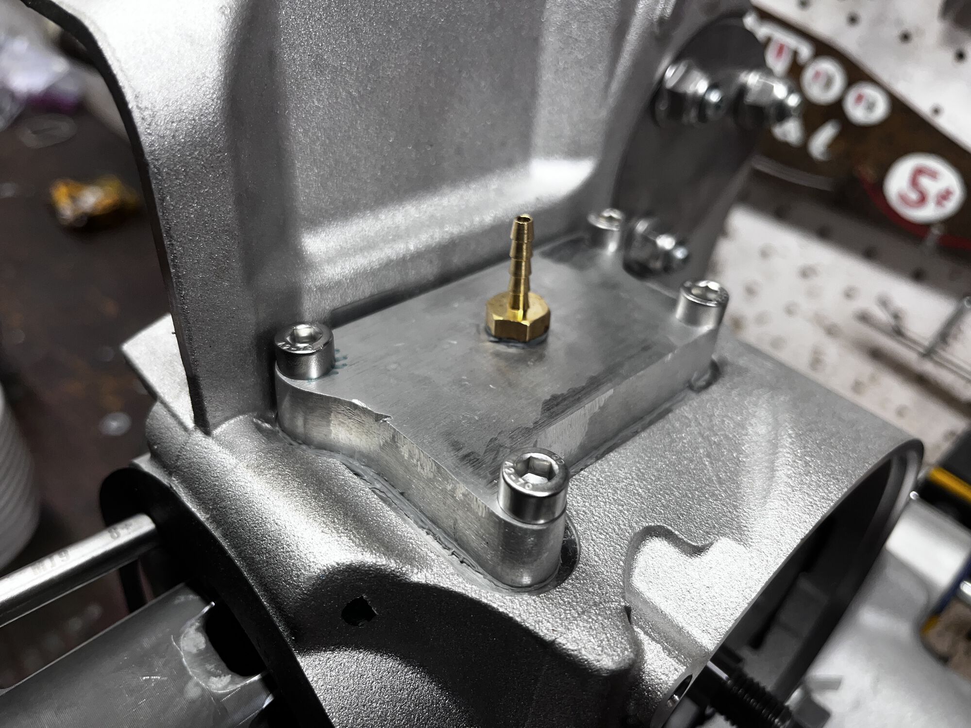 leakdown plate complete and installed! Little rought around the edges, but does the job!
