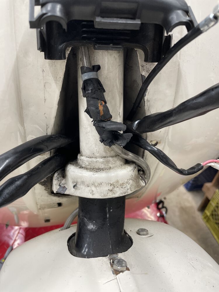 steering stops are a little blown-out on both sides.