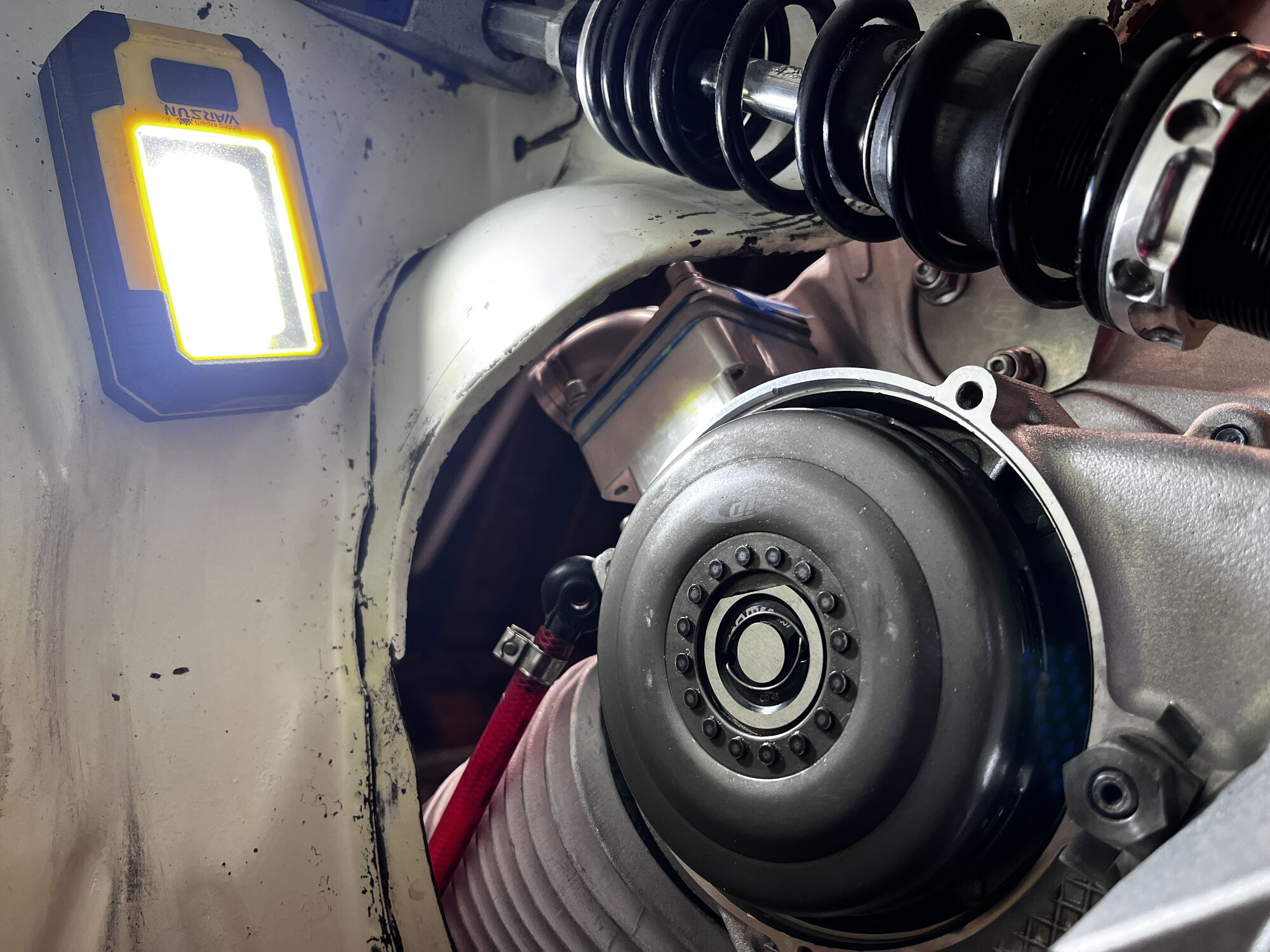 SIP Ultra strong clutch installed. Thanks to Qascooter for the RAD magnetic work light. Super handy!!