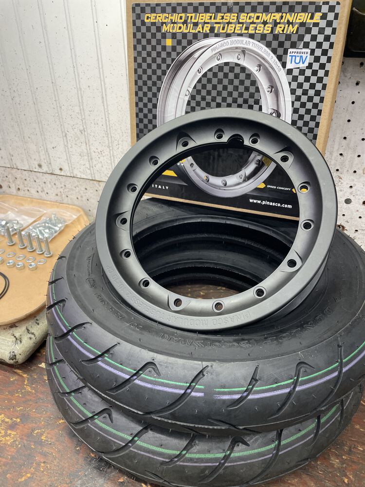 Modern Vespa : Pinasco tubeless rim valve