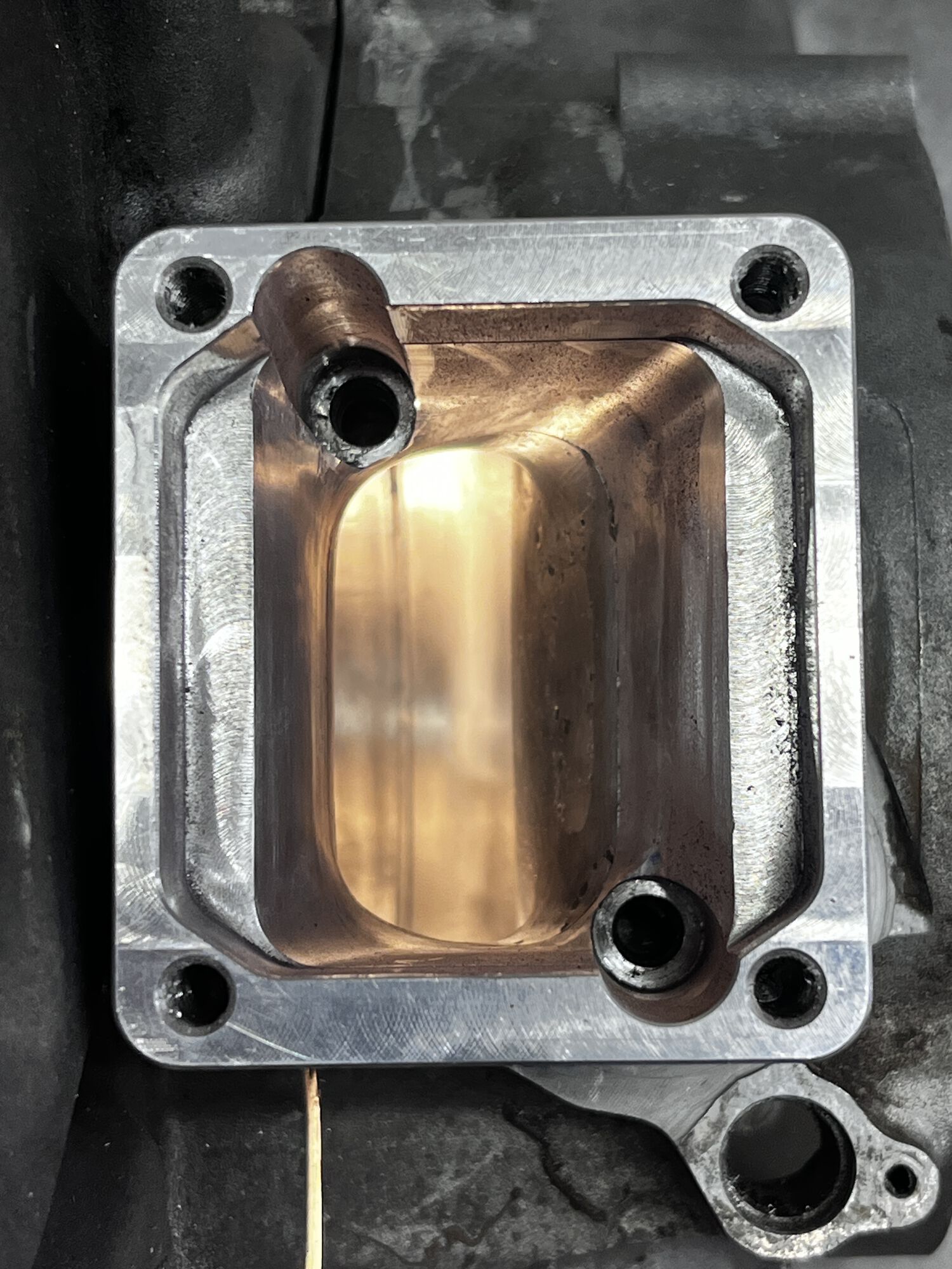 Inlet with matched MRP manifold