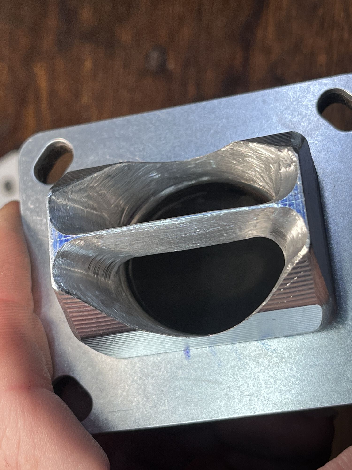 Bottom of stuffer edged and flowed