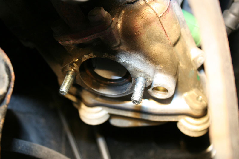 Modern Vespa LV on a GT200, and some interesting exhaust studs