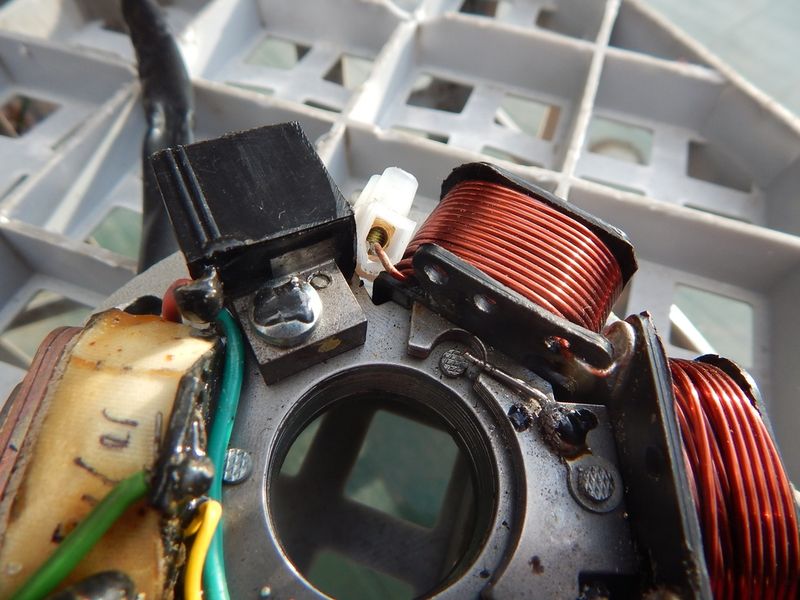 Modern Vespa Floating ground on Stella and maintaining an AC output?