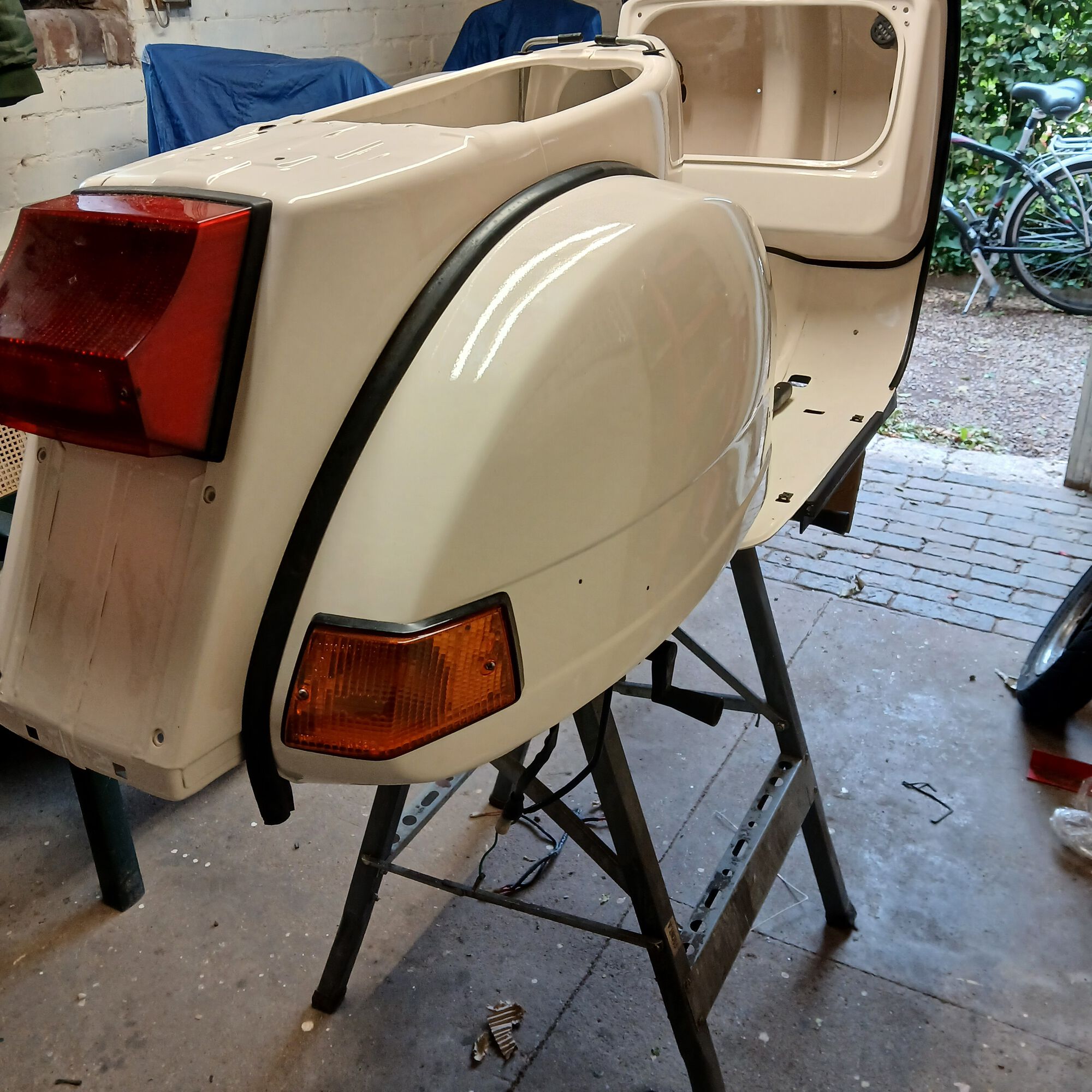 Side panel rubber and indicator housing following scotch pad and metal polish