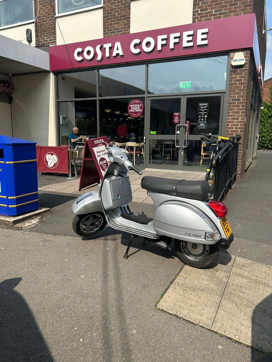 Coffee Shop and Vespa, can't get more Italian than that in my book