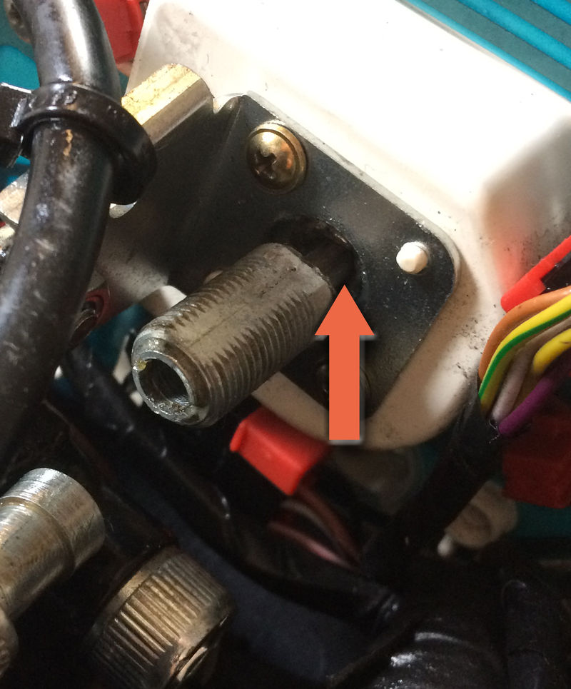 Modern Vespa : GT200 Instrument casing problems