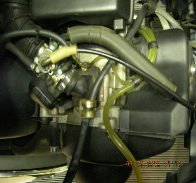 Modern Vespa : 02' ET2 50 Pics needed for cleaning carburetor jets