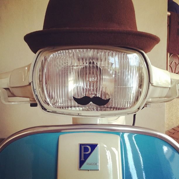 Like a Sir!

http://www.facebook.com/photo.php?fbid=334528656583018&set=a.309791935723357.61622.276025499100001&type=3&theater