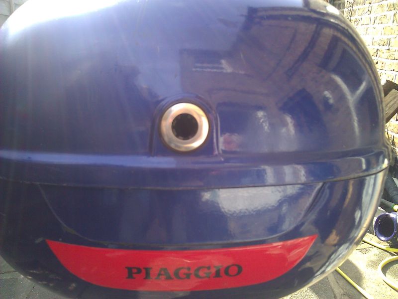 Modern Vespa : Vespa ET4 Top Box Lock?