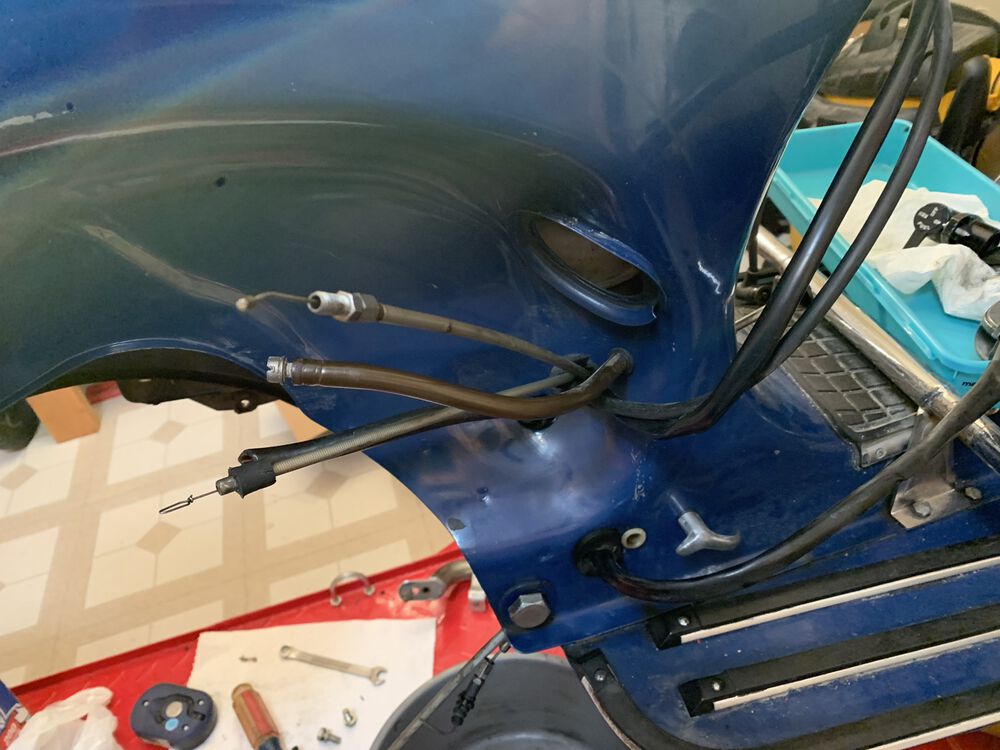 Right Cowl Latch