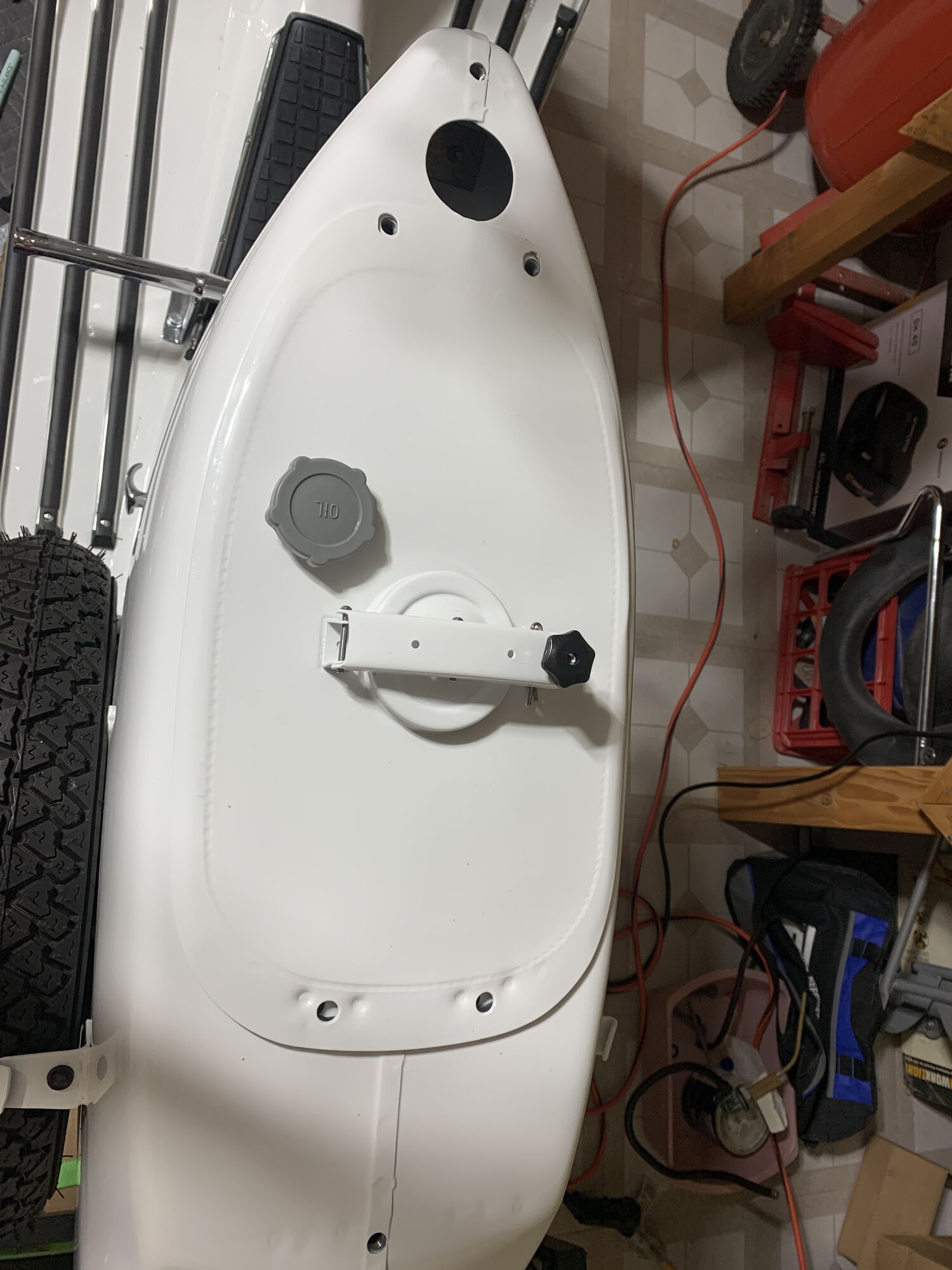 Tank top with gas cap rivets