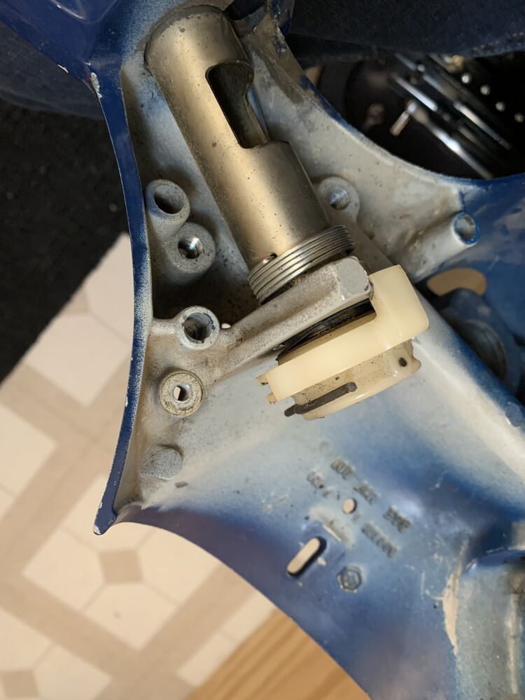 Here is a picture or my 1980 P125X throttle return spring that I took before disassembly.  I hope it helps you!  

Hec
