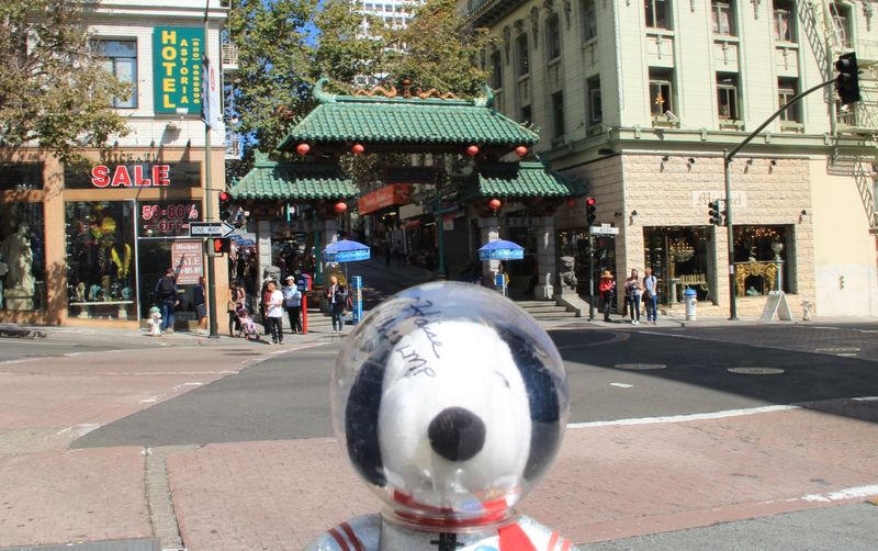 Jade arches indicate that you are on the border of Chinatown.