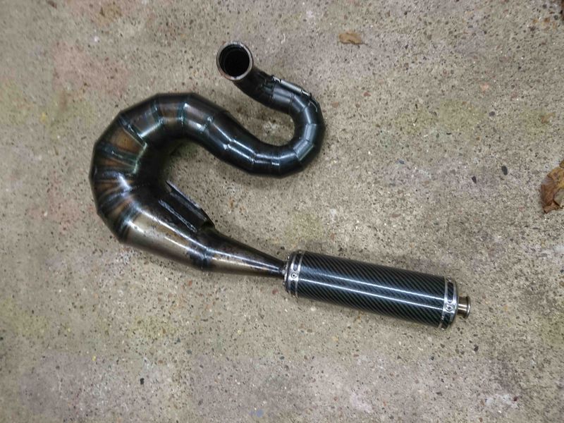 Bullet 220 HS. Here's the old pipe. Wasn't made for British Winter. One careful owner.