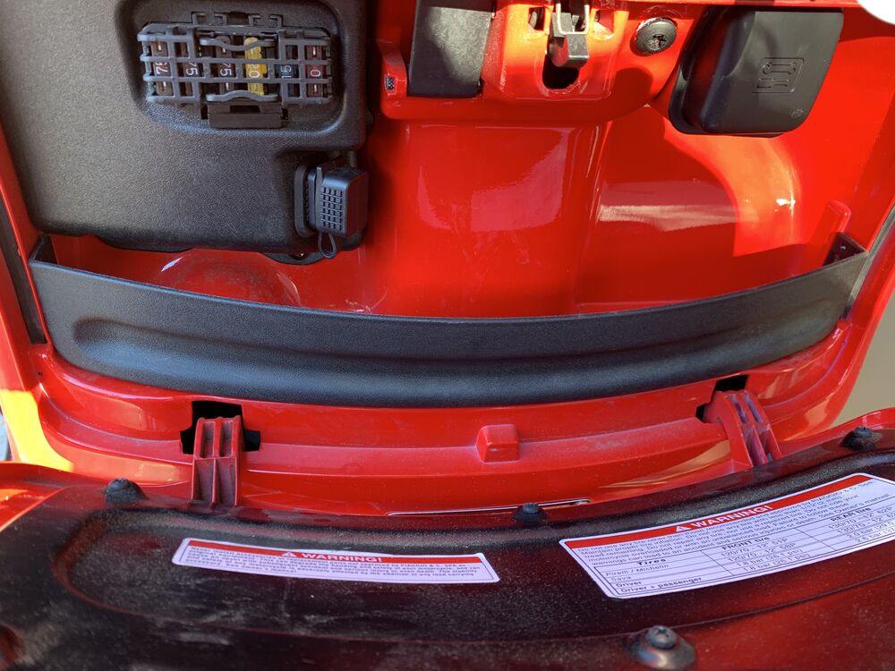 Modern Vespa 300 GTS glove box rim removal?