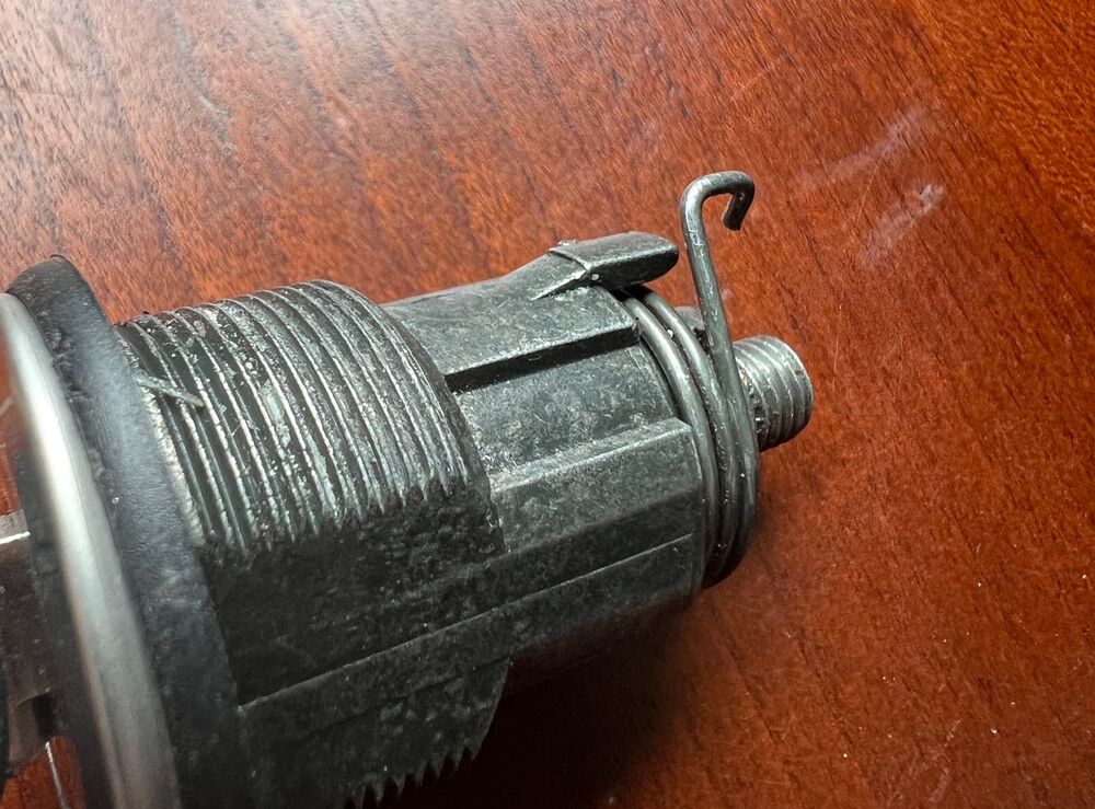 Modern Vespa : Lock issue- Top Box Lock not catching