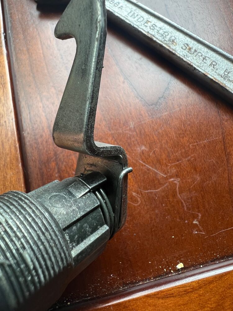 Modern Vespa : Lock issue- Top Box Lock not catching