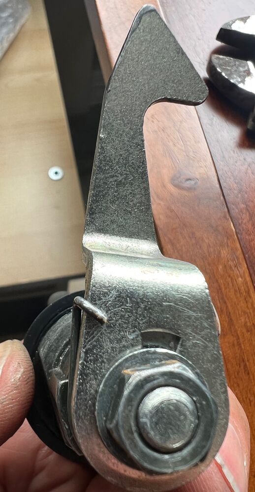 Modern Vespa : Lock issue- Top Box Lock not catching