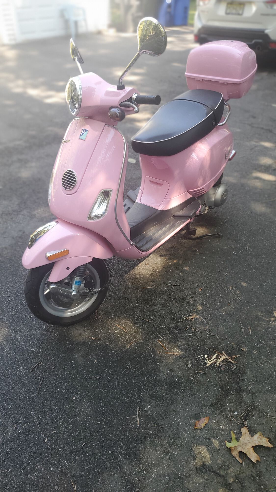 Rosa Vespa LX 150