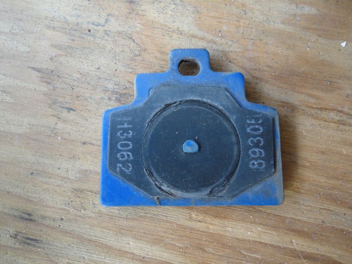 Modern Vespa Homemade antisqueal brake shims? They work!