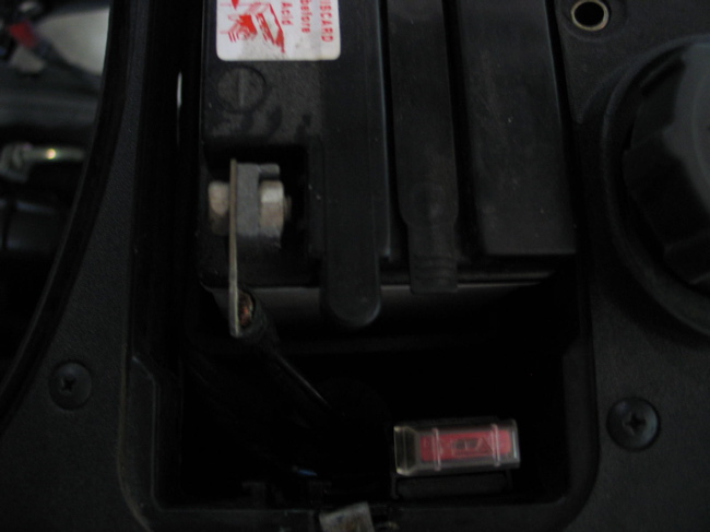 10 Amp Fuse (Bottom right)