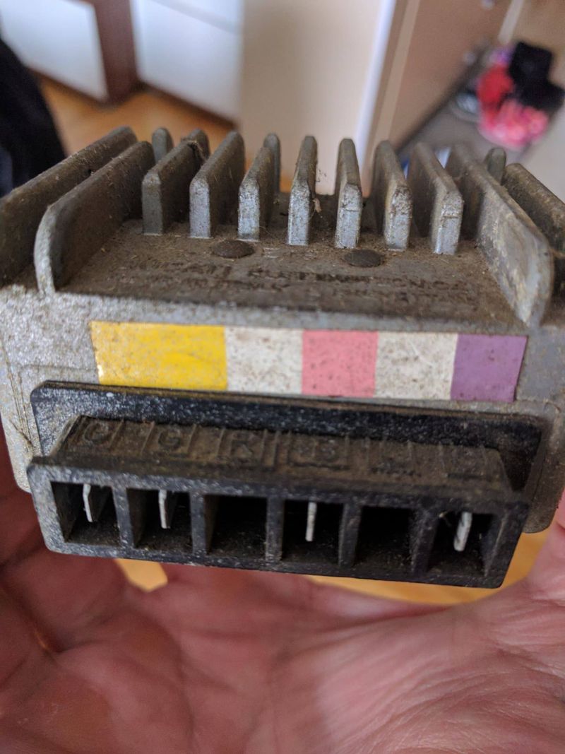 Modern Vespa PX voltage regulators interchangeable?