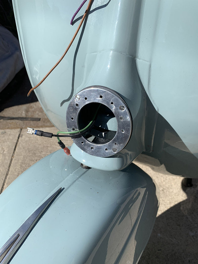 Modern Vespa My large horn hole solution Adapter
