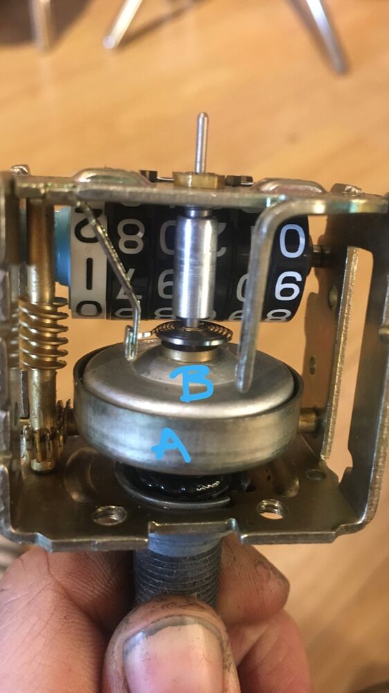 Modern Vespa Speedometer not moving but odometer is