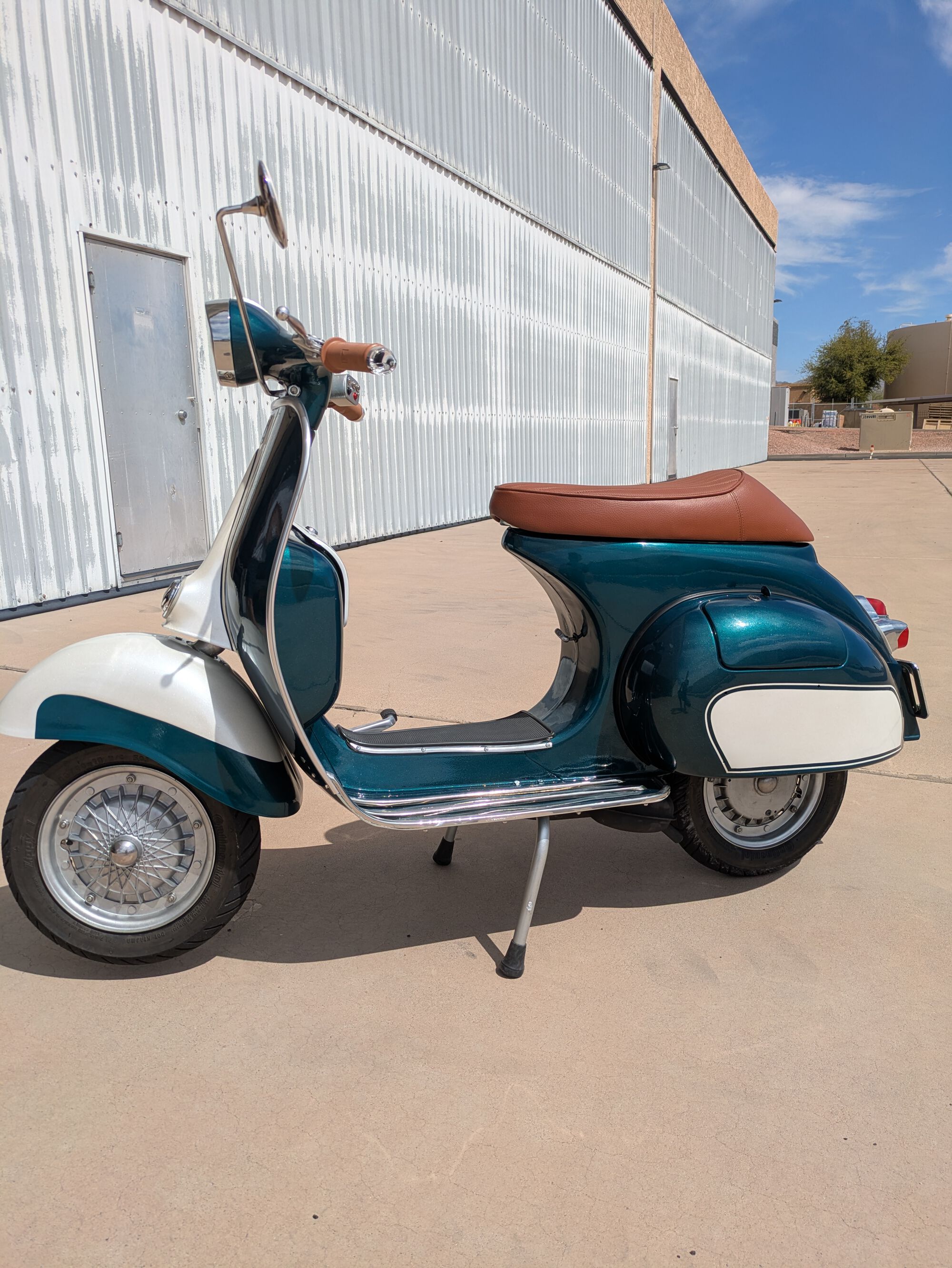 Officially running!  Kickstart is finicky, so I'll add that to the pro column of why I need to do a motor rebuild.  All four gears are pretty solid pulls and I'm loving the SIP road pipe over the Sito plus I had on here before.