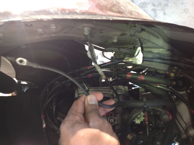 This is the one wire connected to the inner body.