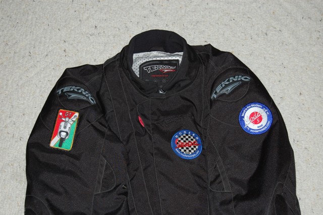 The jacket's a bit dirty (as well as the older patches). As soon as it's warm enough for the summer mesh jacket I'll wash this one.