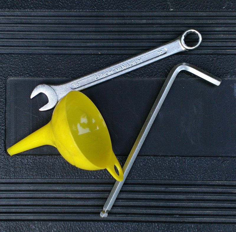 Modern Vespa Vespa et2 gearbox oil drain plug