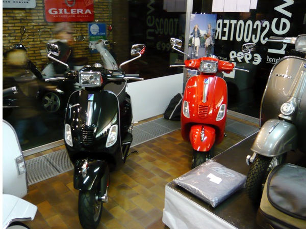 Modern Vespa : Vespa S graphics sets
