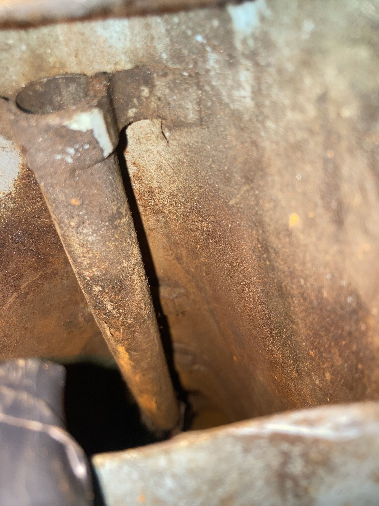 Never seen this tube behind the horncast before. Assuming it's a cable guide of some sort?