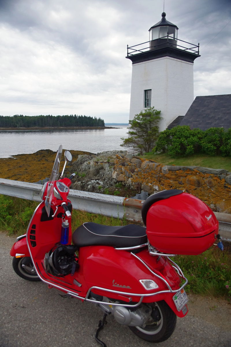 Vespa GTS300 at Islesboro Light