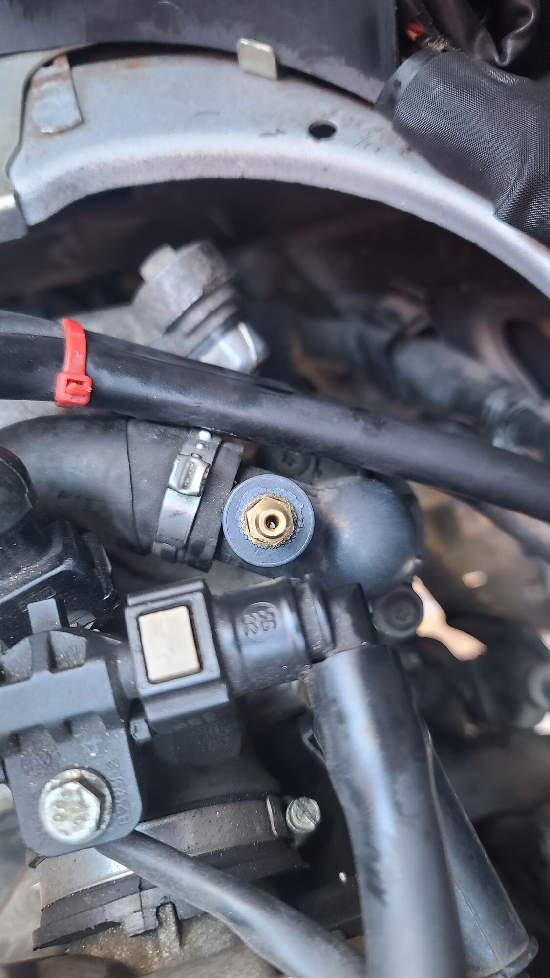 New o-ring. Paper-dried valve