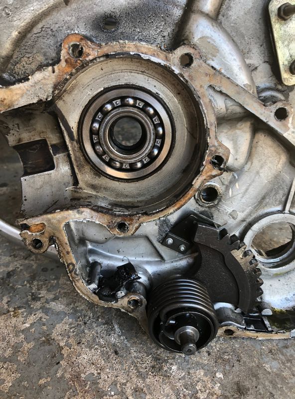 Modern Vespa VBB flywheel removal