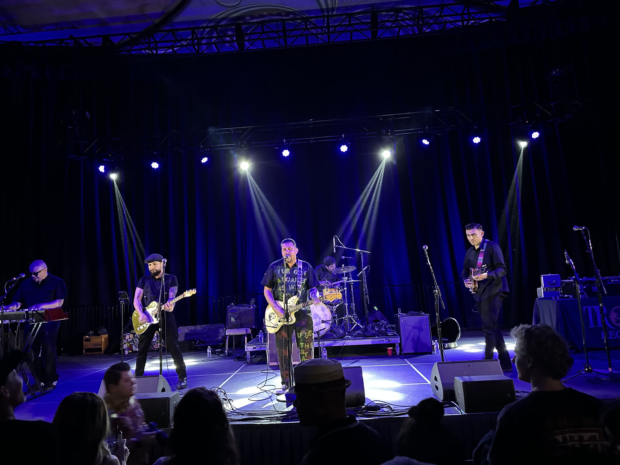 "Dirty Reggae" band The Aggrolites