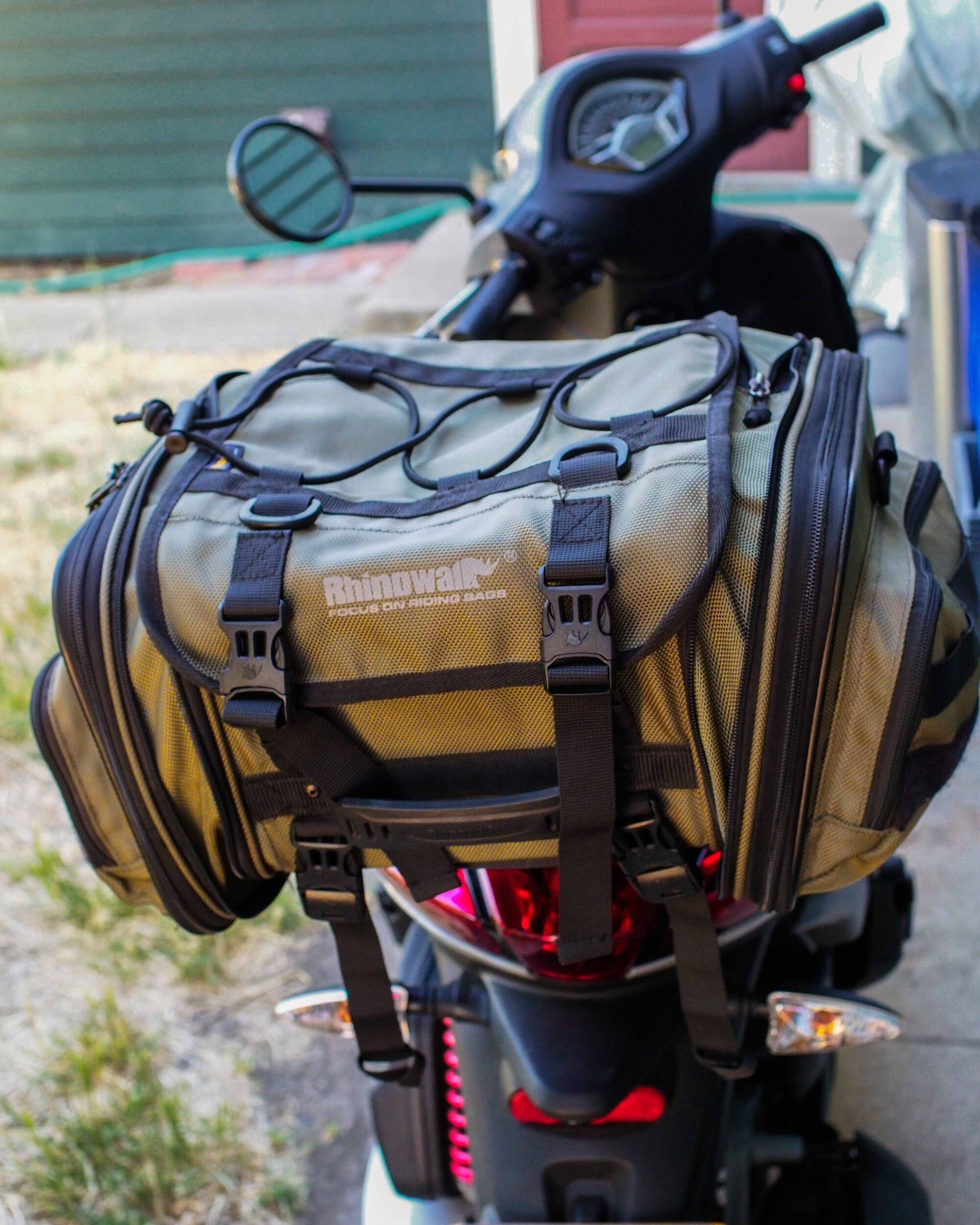 this is what it looks like from the rear - the zippers allow both sides to be expanded for considerably more storage space