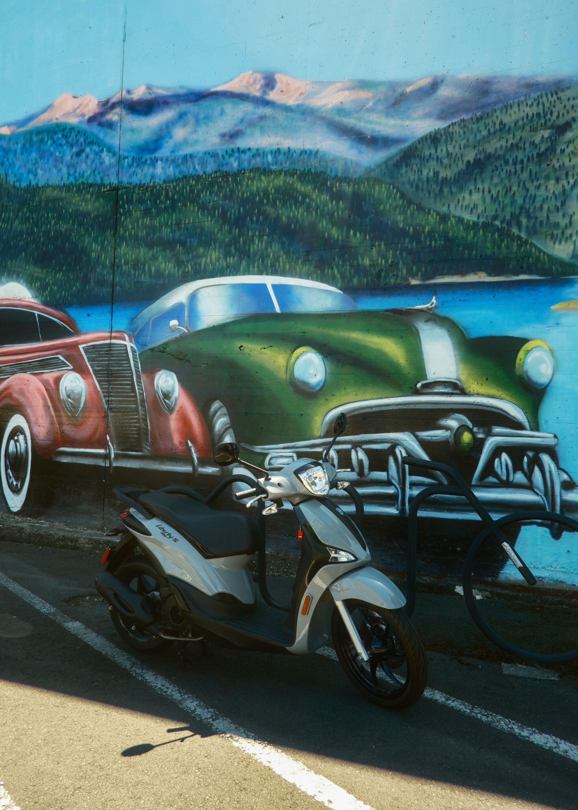 Of course Lakes, rolling hillsides, and snow-capped Mountain Peaks can be found everywhere in the Pacific Northwest