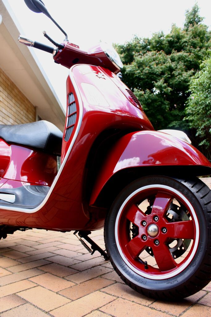 額装品/Get the Most Out of Your New Vespa vespa-is-ringing-in-its-75th-