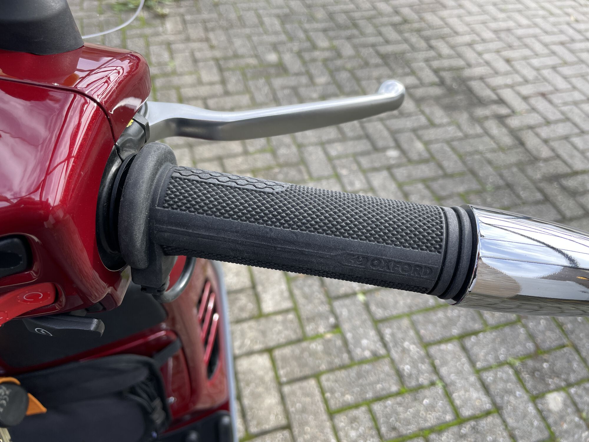 Right grip