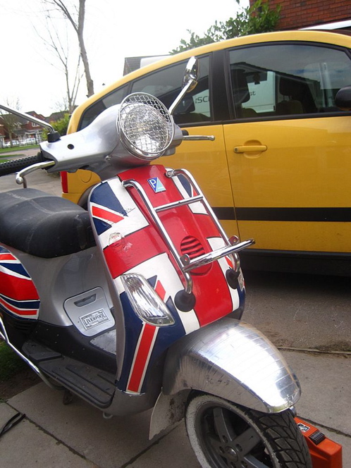 Modern Vespa : LX50 2T detail restoration - from 