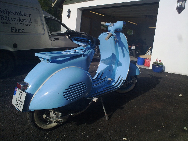 Modern Vespa : Can I fit a P200 engine in a 58 GL wideframe VGL1T?