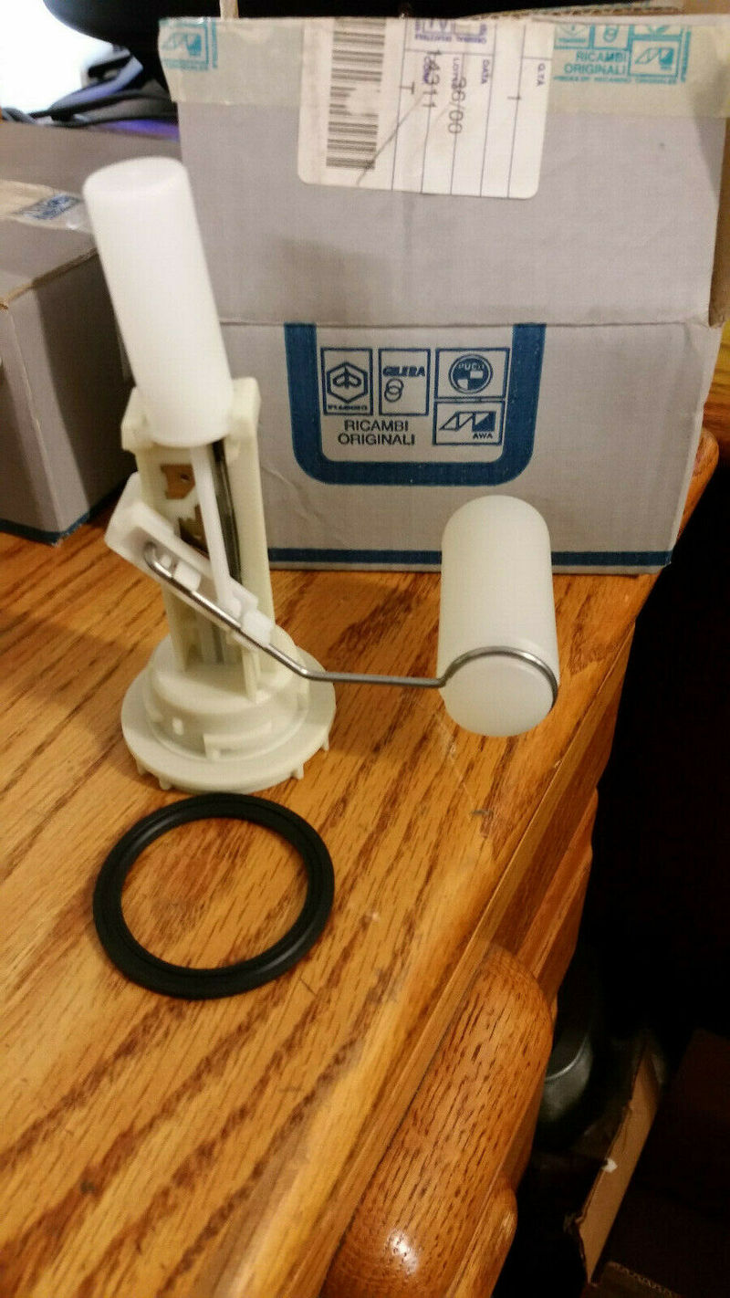 Modern Vespa Fuel tank level indicator