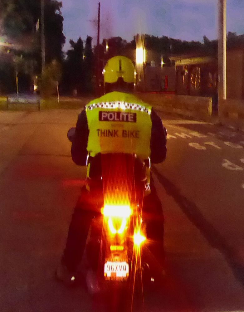 tool cool for mesh - so wore leather ICON with the POLITE vest for some hi-viz